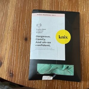 Knix 4x medium m5t boyshort woman’s